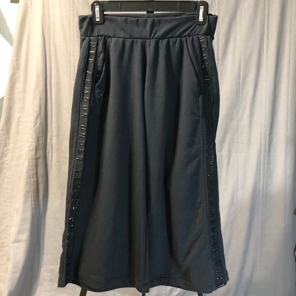 Under Armour Women's Wide Leg Fleece Crop Active Wear Pants- Size XS